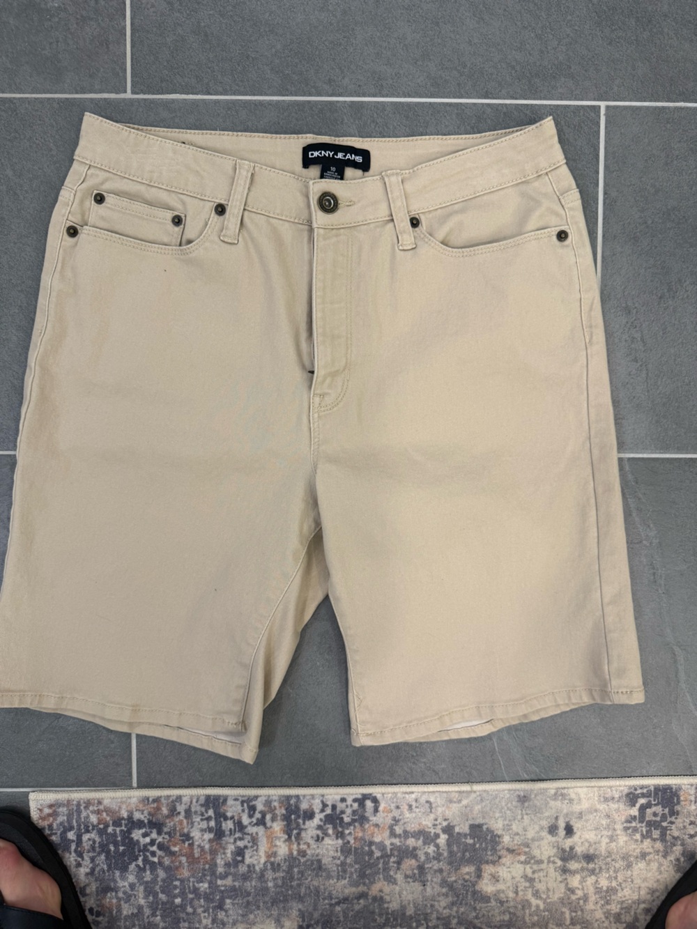 DKNY women’s  Light Khaki Flat Front Shorts